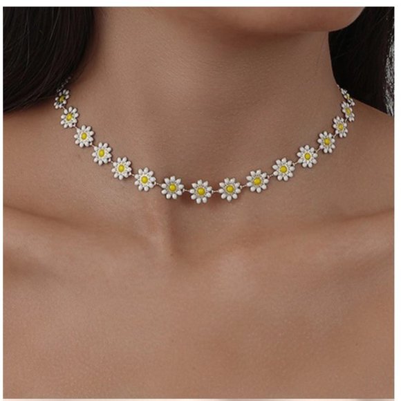 New Daisy Flower Chain Necklace - Picture 1 of 5